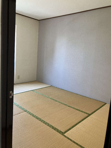 玄関側和室.jpg