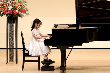 林本ピアノ教室 ピアノ発表会の様子