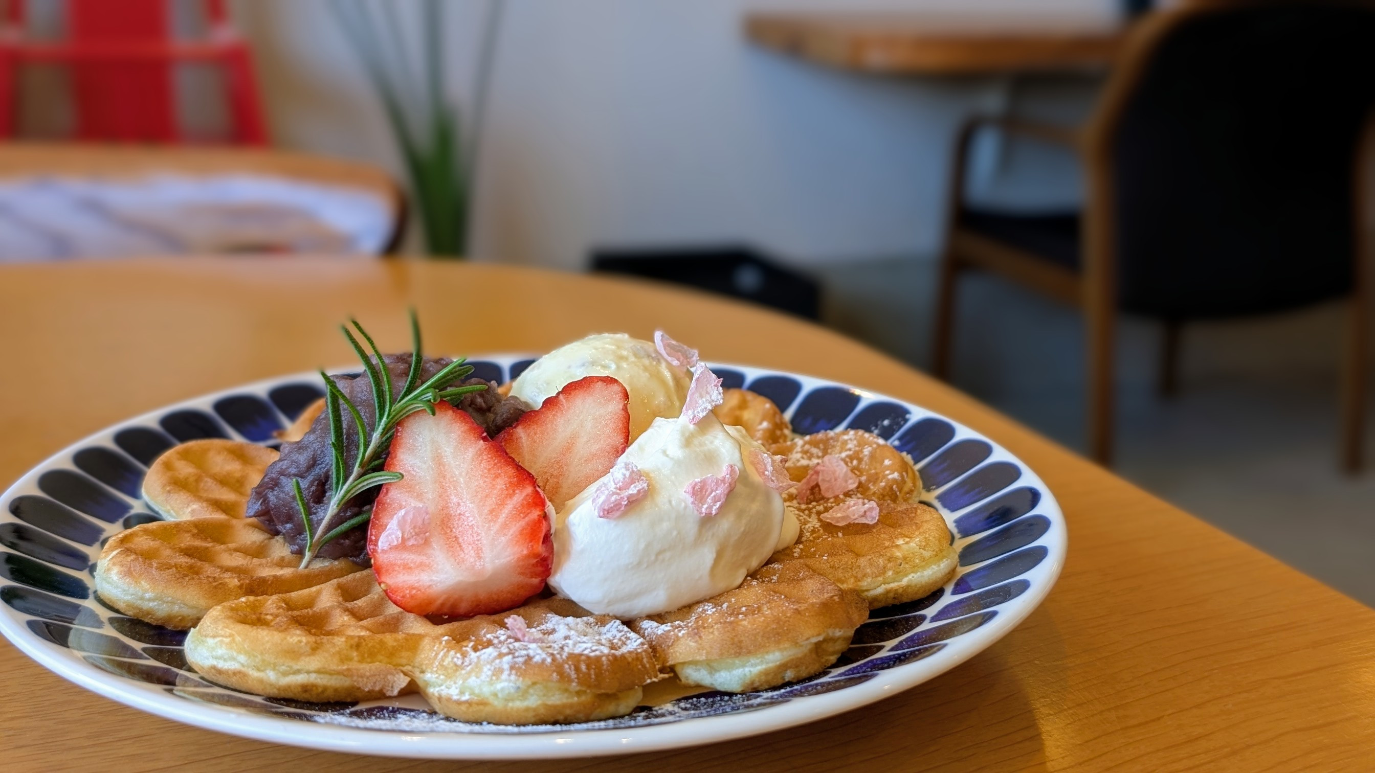 北欧ワッフル『桜といちご』