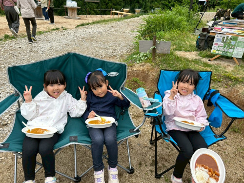 LINE_ALBUM_お山で遊ぼう！ご飯をたこう！_250518_124.jpg