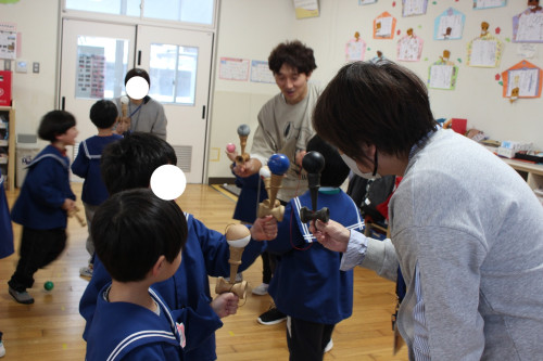 LINE_ALBUM_未来学園 幼稚園　けん玉広場_260202_45.JPG