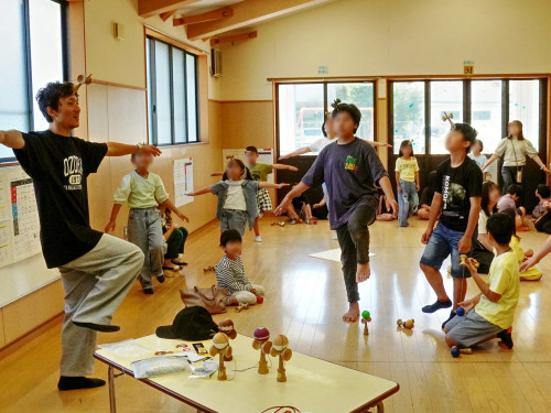 LINE_ALBUM_けん玉広場 IN にしほんじじどうかん act.1_260530_5.jpg