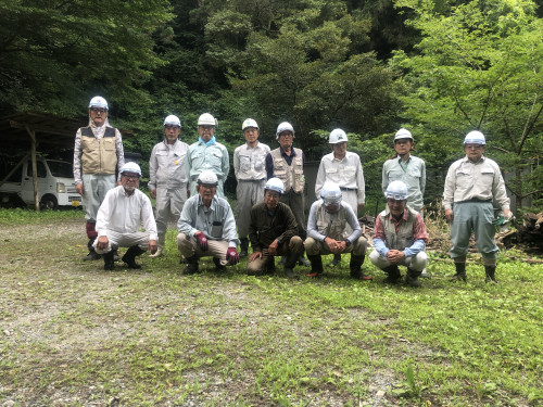 下草刈りと栗の手入れ