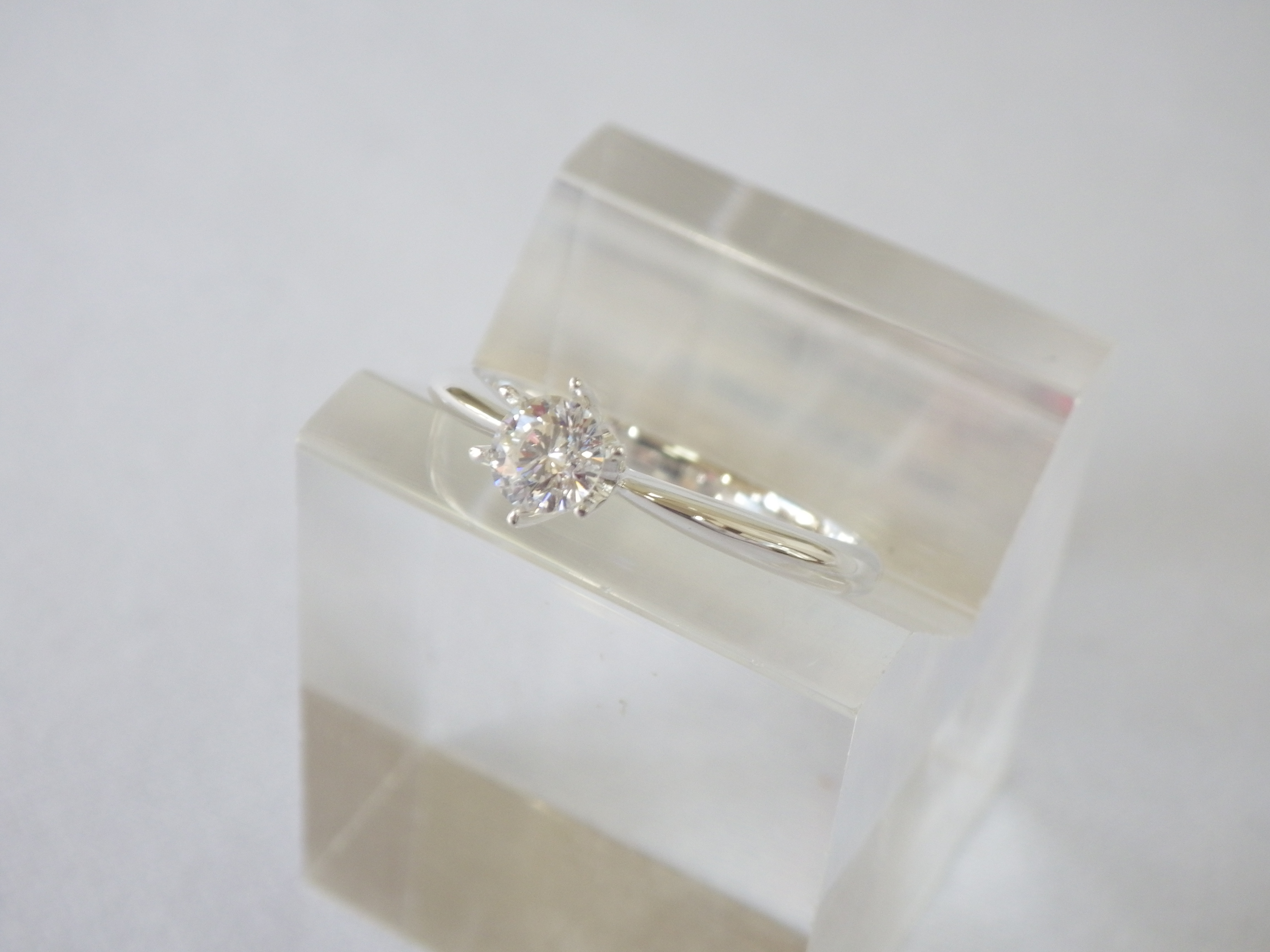 セミオーダー　婚約指輪　Pt900　６本爪ダイヤリング(tei)　約０．３ct