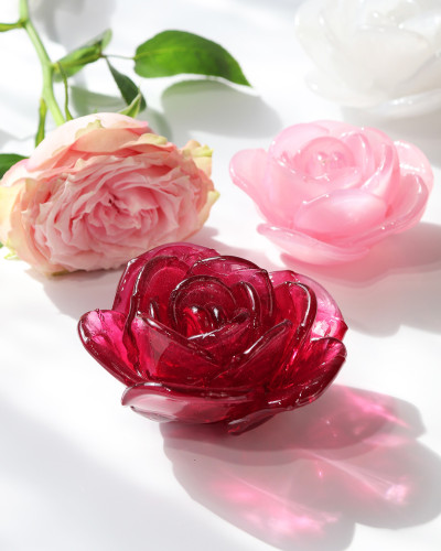 ガラスの薔薇のミニオブジェを販売いたします