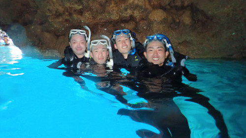 沖縄スノーケル青の洞窟