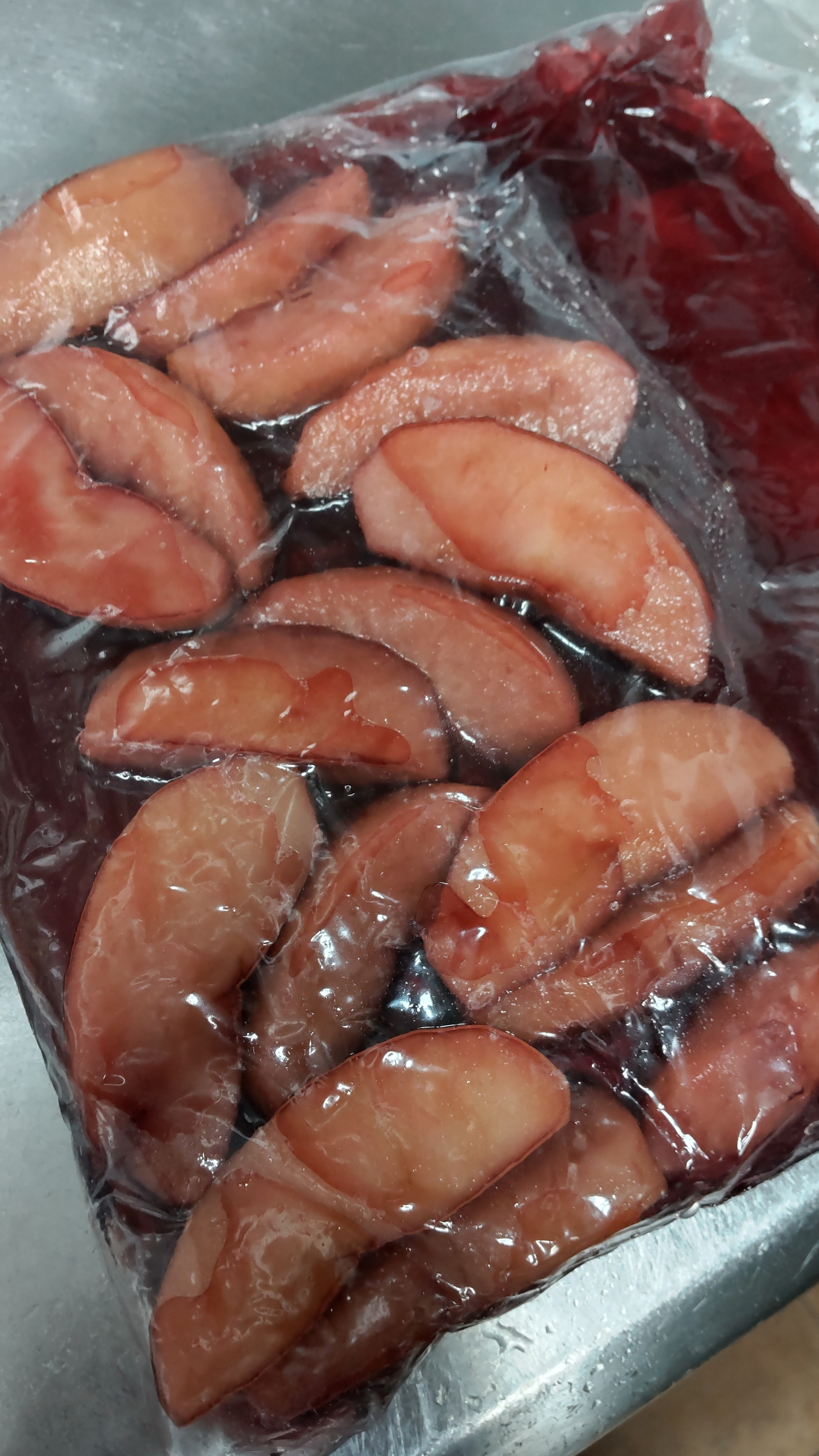 リンゴの赤ワイン煮