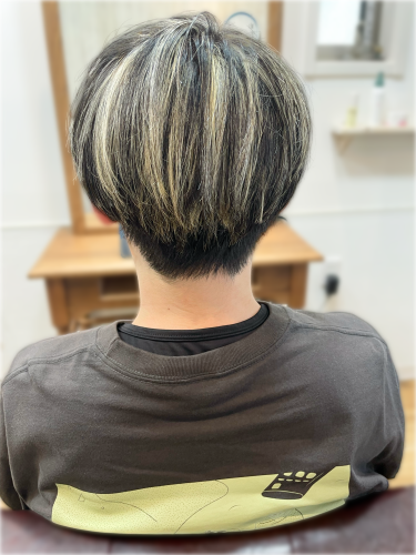 「白髪ぼかし」とはどんなカラー？　2つの方法の違いと選び方を美容師が解説