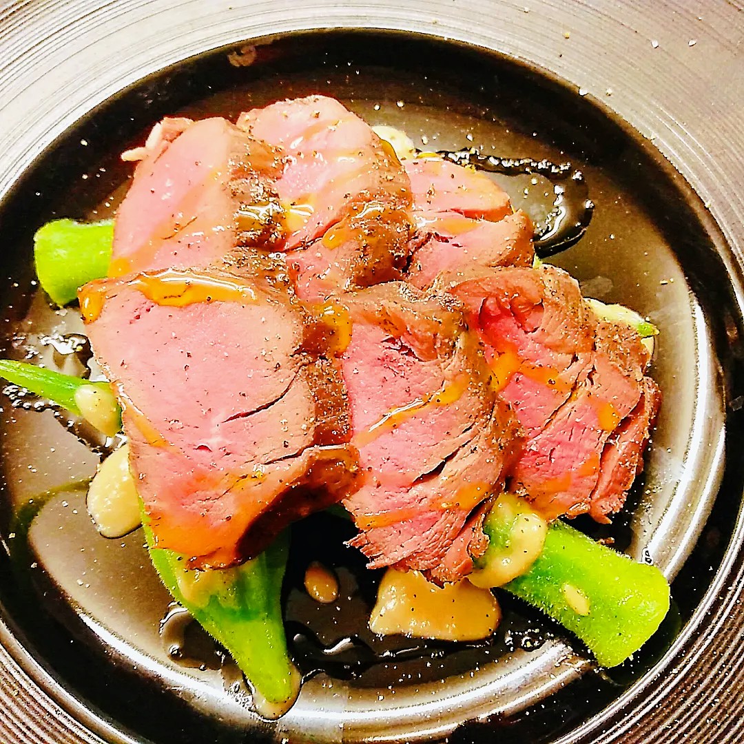 西尾市ベジタ屋さんの有機野菜と蝦夷鹿モモ肉のロースト
