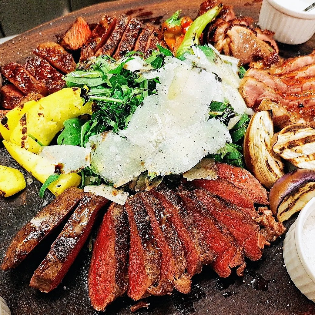 お肉の盛り合わせ〈3種類バージョン〉