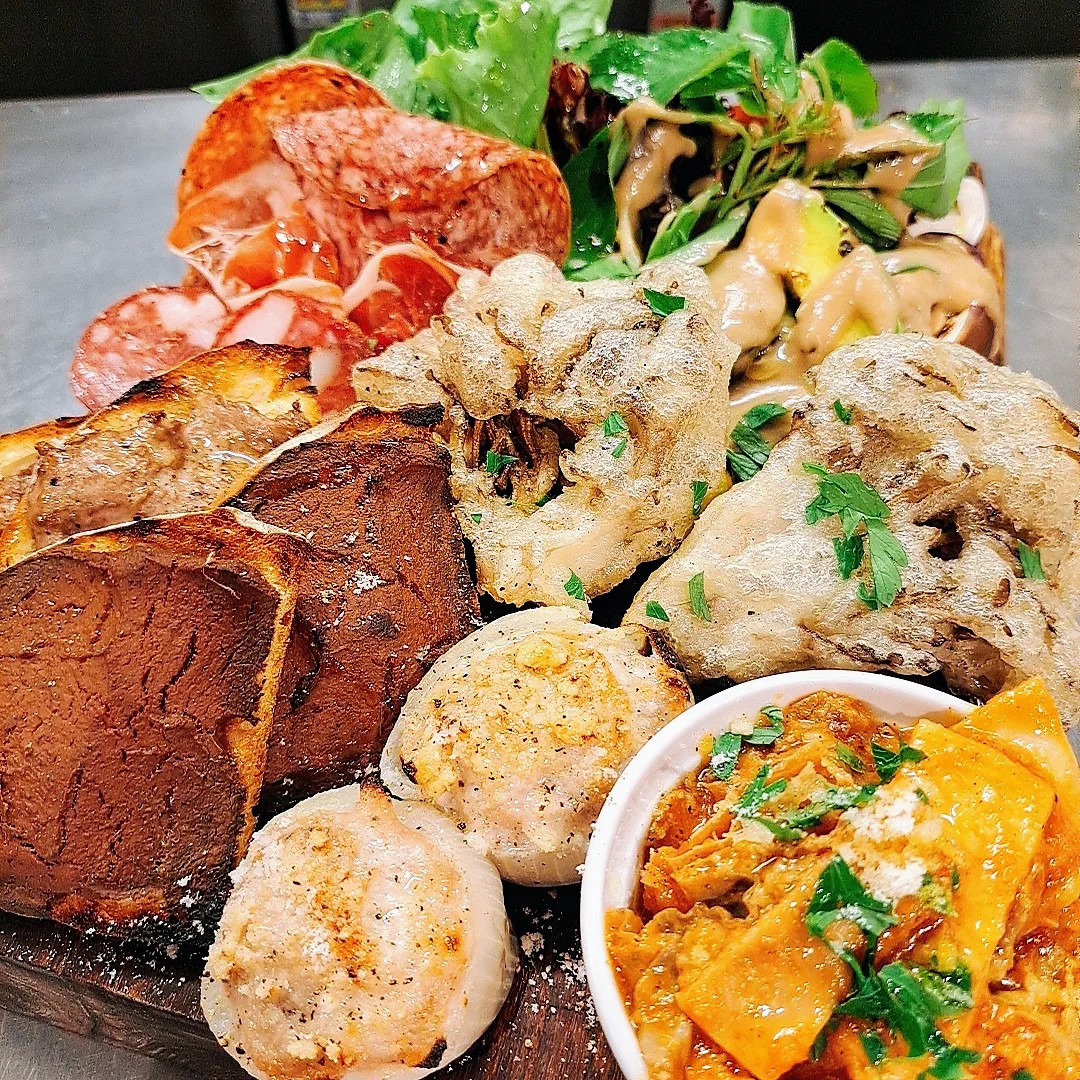 トスカーナ州の前菜盛り合わせ