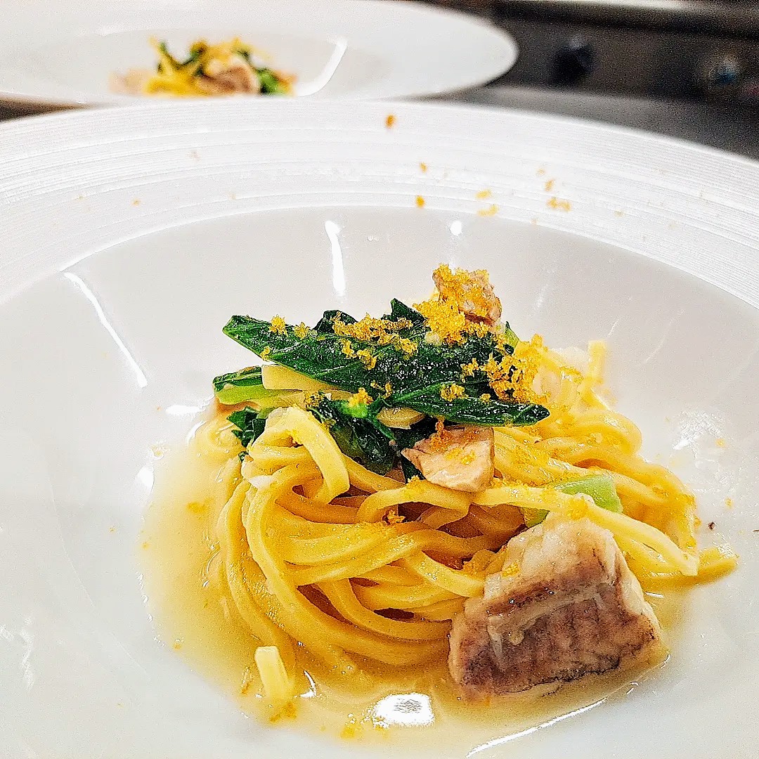 アンコウとあん肝ソースのキタッラ(自家製生パスタ)　イタリア サルデーニャ島のカラスミを削って