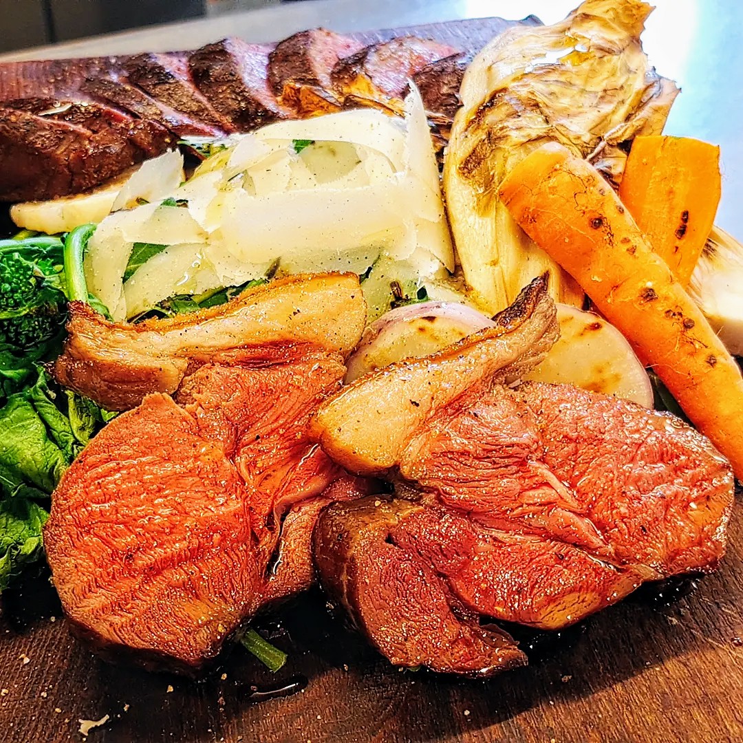 長崎県対馬産 猪ロース肉と鹿ロース肉のグリル
