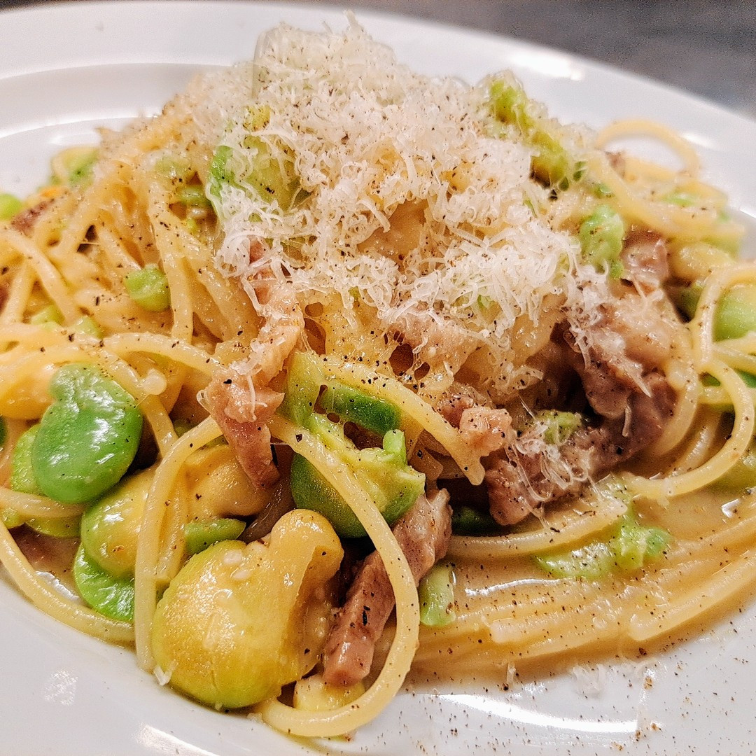 鹿児島産空豆とペコリーノチーズとあいち姫豚肩ロースのスパゲッティ