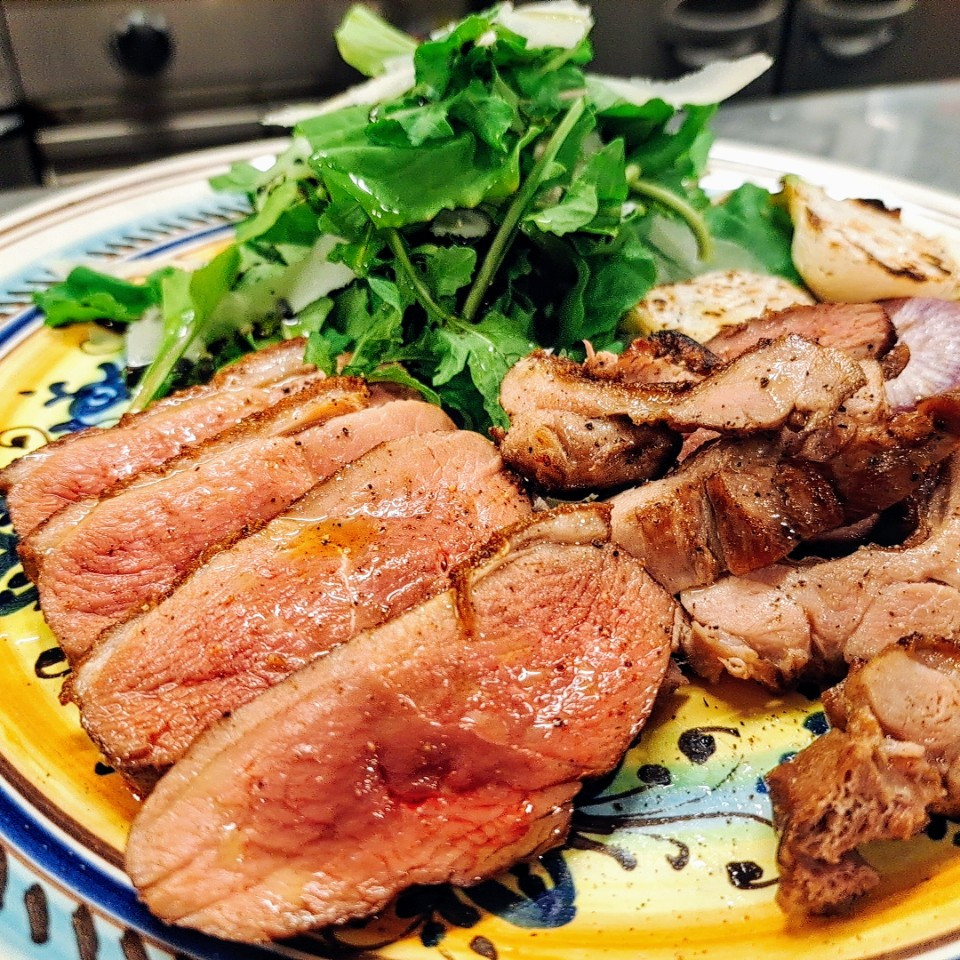 豊橋産あいち鴨むね肉ともも肉のオーブン焼き
