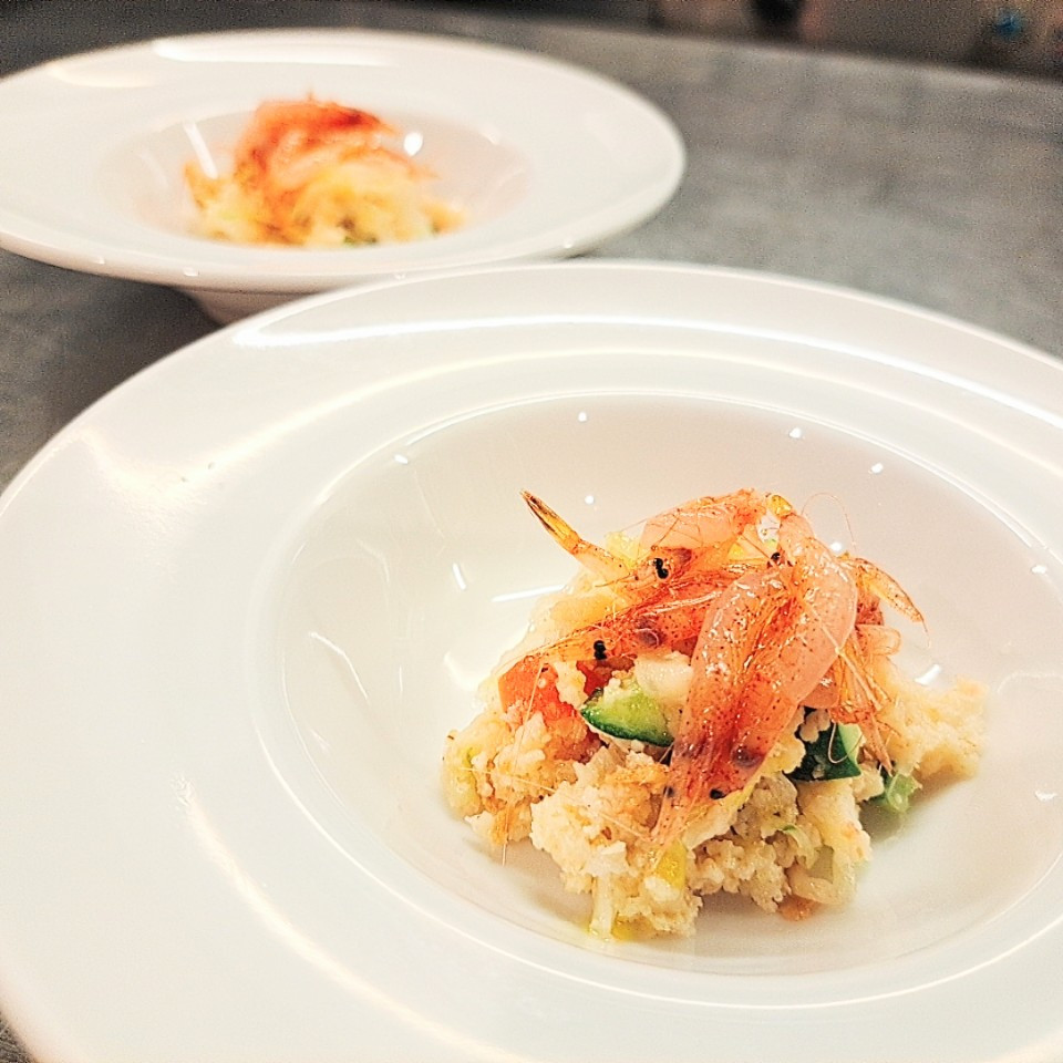 パンツァネッラ　由比の生桜えびのせ 