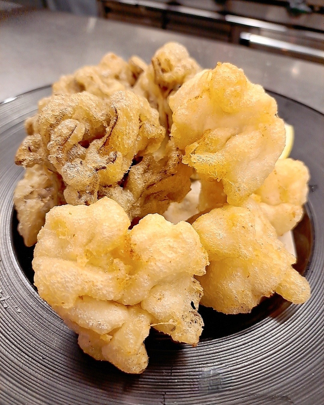 福井県産九頭竜舞茸と白子のフリット