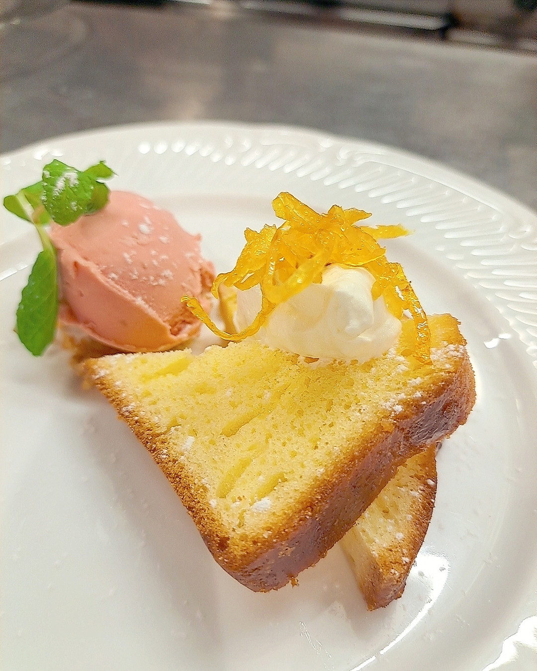 柚子のパウンドケーキ  ジェラート添え