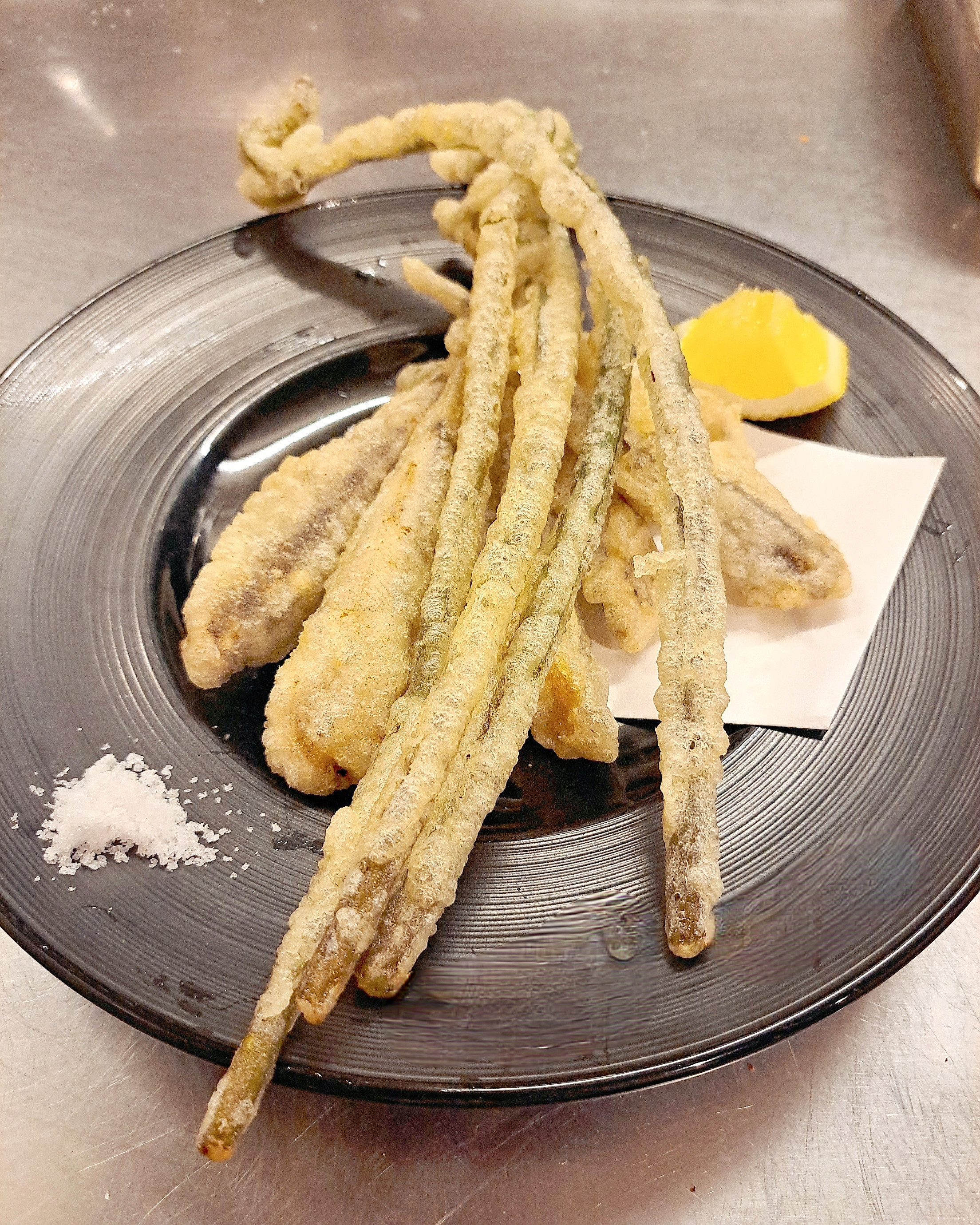 わらびとメヒカリのフリット