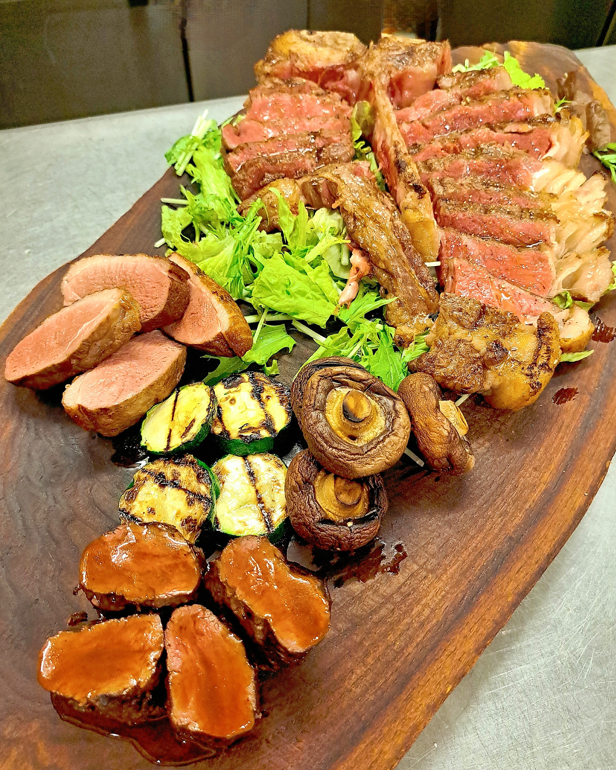 お肉の盛り合わせ