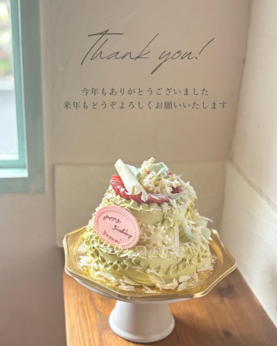 グレー ホワイト ミニマル 年末挨拶 インスタグラム投稿.jpeg