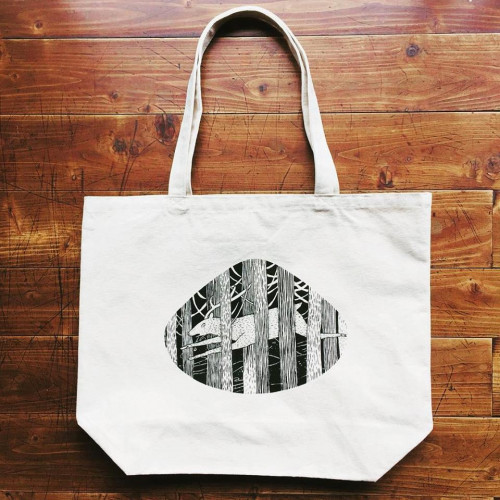 鹿の絵がトートバッグになりました