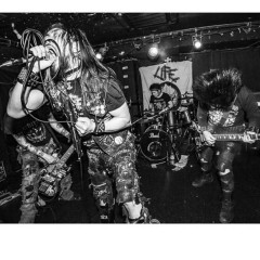 LIFE アー写 2026.jpg