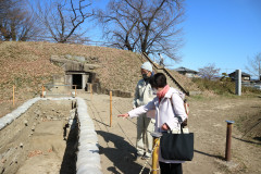 発掘調査中 蛇穴山古墳.JPG