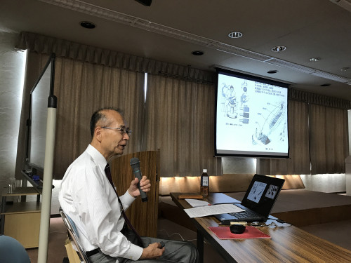 講演中 (2).JPG
