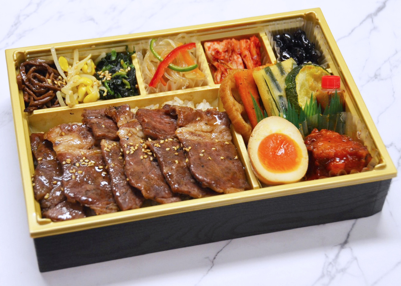 【炭火焼肉幕の内弁当】黒毛和牛カルビ