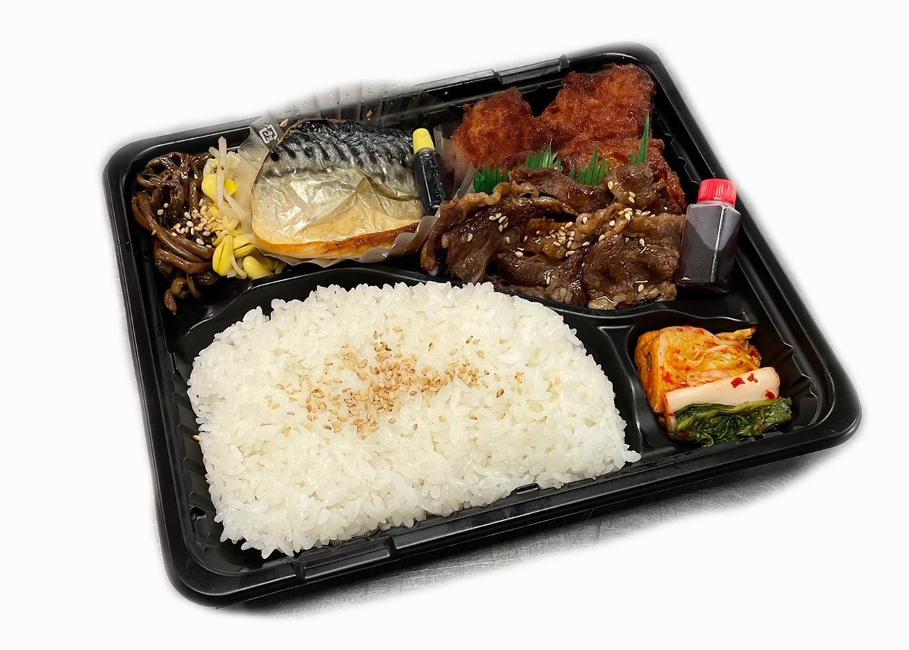 【コラボ弁当A】炭火焼肉・さばの塩焼・鶏唐揚げ