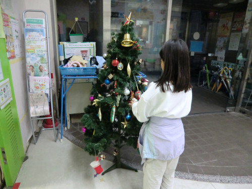 2024年11月28日クリスマスツリー飾り (2).JPG
