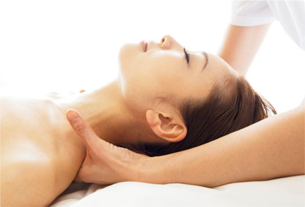 凝りをほぐし肌に栄養を促します