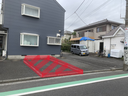 今だけ駐車場の場所が変更になっています。