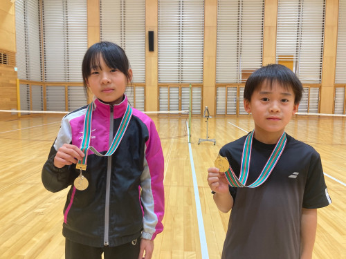 ３.4年男女混合（右）優勝-岡本蔵之介（左）準優勝-山田優奈.jpg