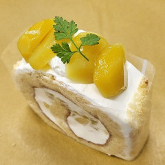 栗のロールケーキ