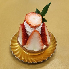 あさいさんの朝摘み苺の贅沢タルト