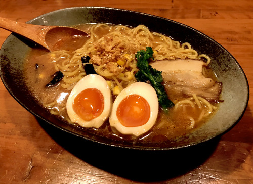 【唐辛子で出汁をとった】本気の〆ラーメン