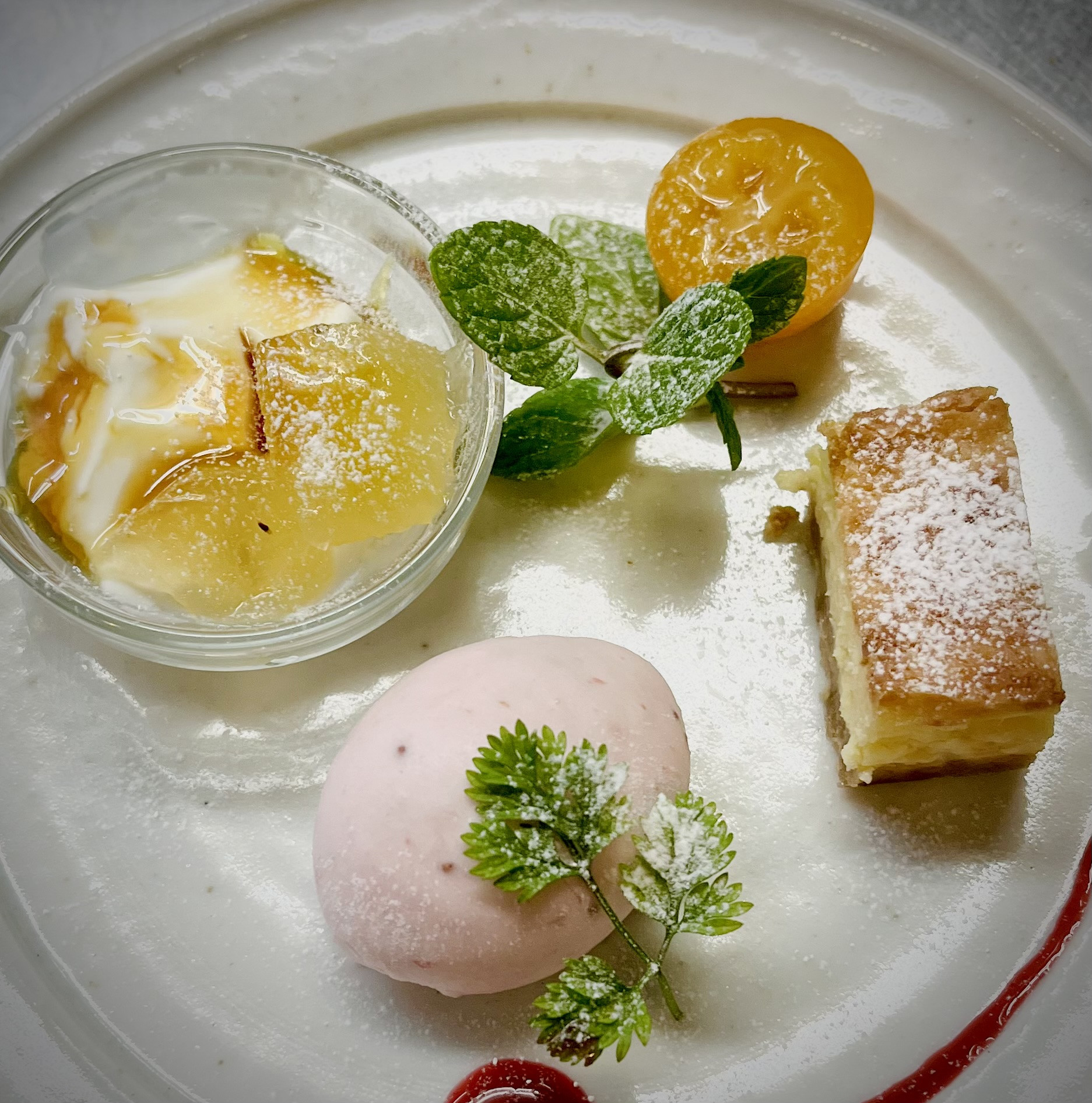 デザートの盛り合わせ