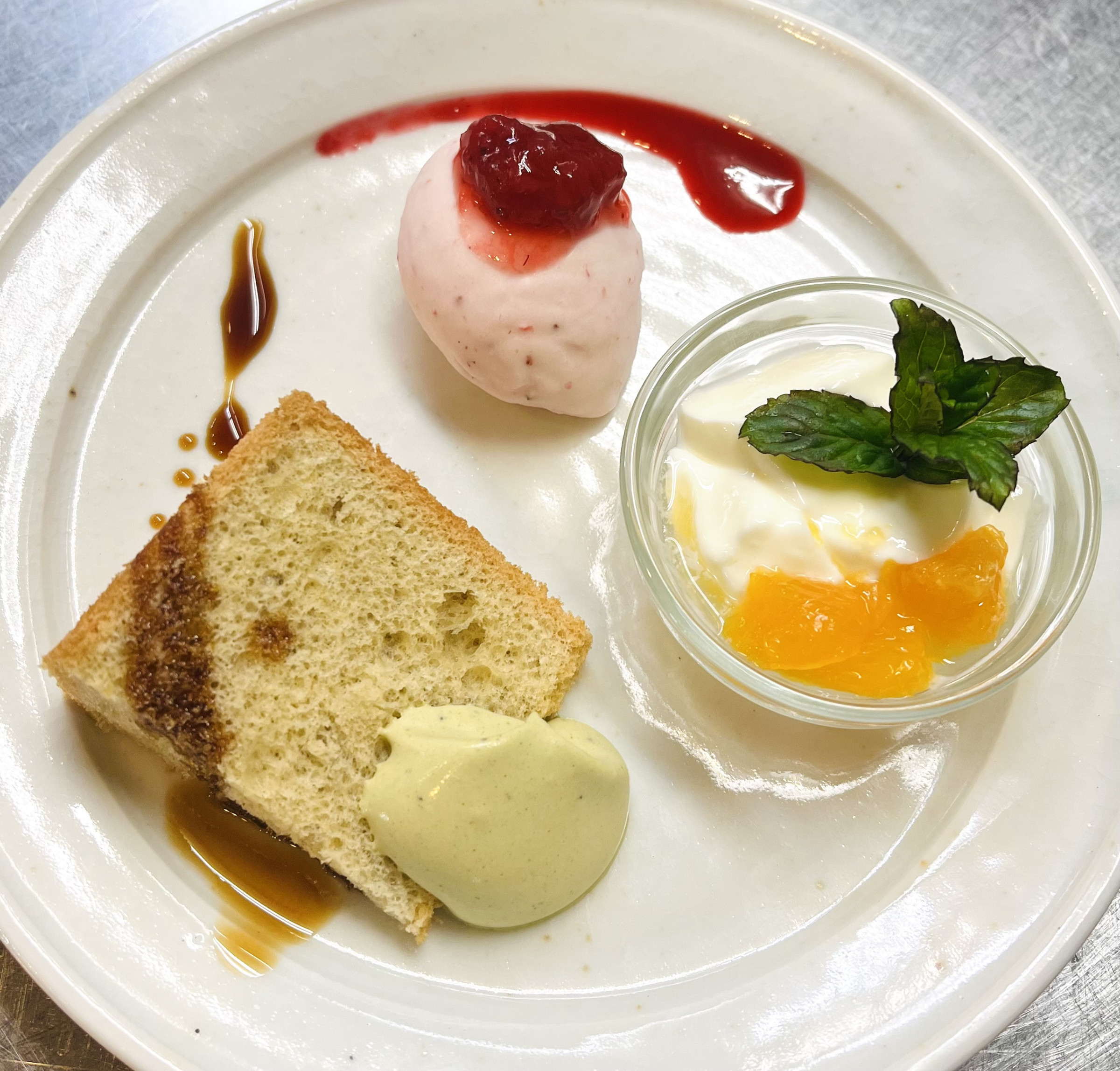 デザートの盛り合わせ