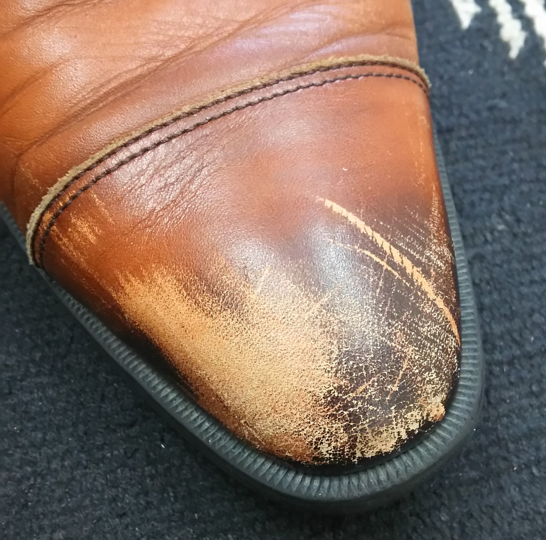 紳士靴の傷補修