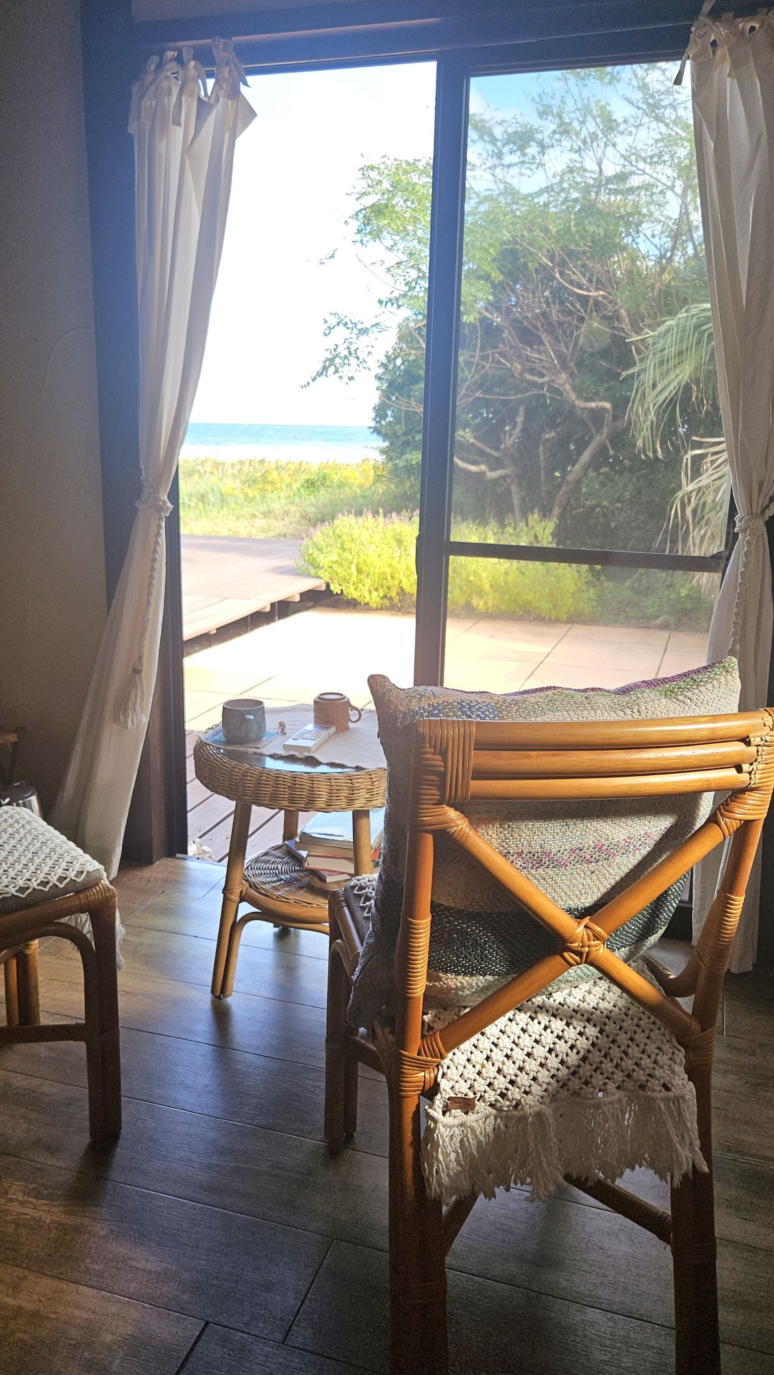 窓からは海（SALVIA Ayurveda）