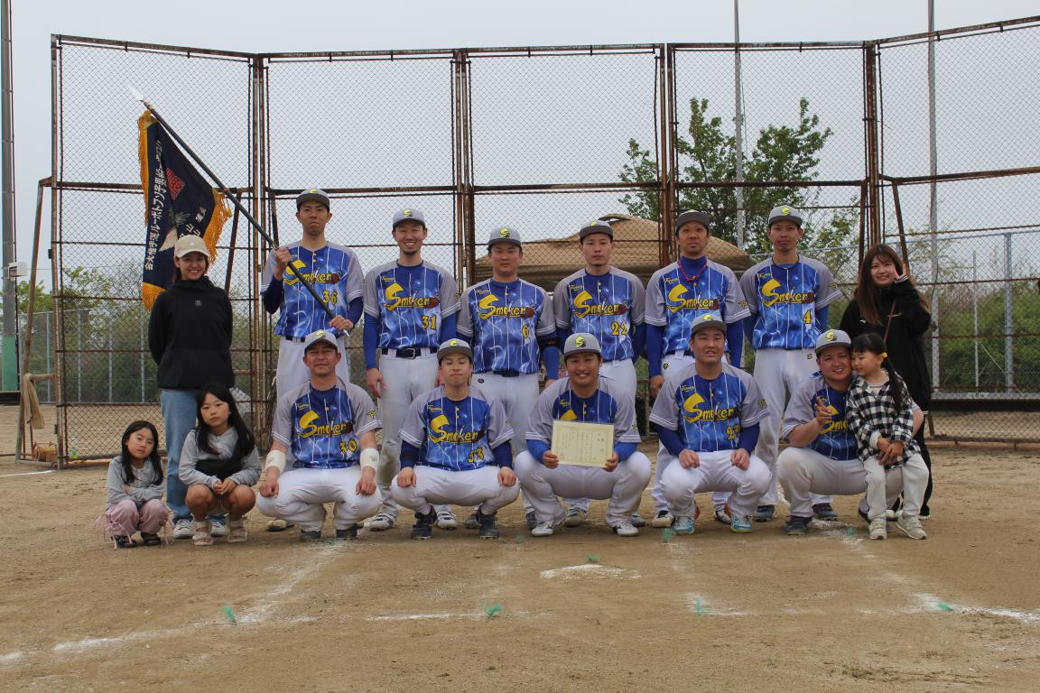 第47回山口県一般男子2部ソフトボール大会優勝のＳｍｏｋｅｒｓ（下関市）のみなさん（Ｒ7.4.20　宇部市）