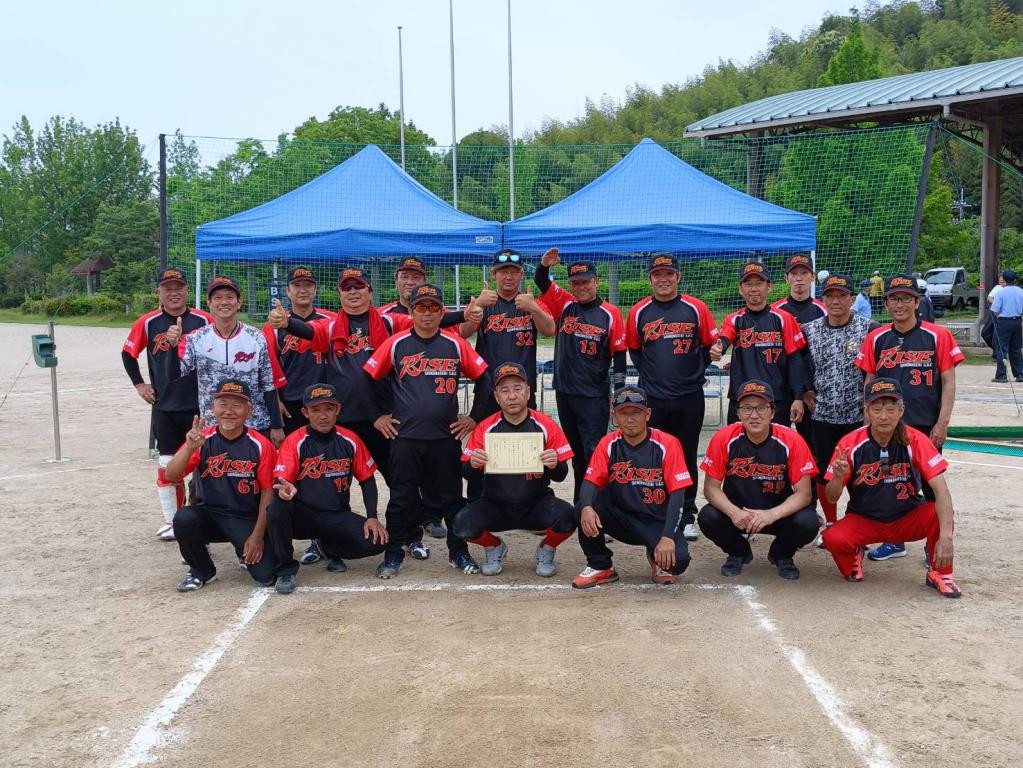 第34回西日本実年ソフトボール大会山口県予選会代表の下関RISEクラブ実年のみなさん（R7.06.08　下松市）