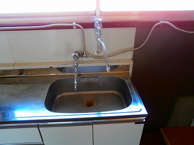 新着情報 深須岩瀬貸家2号棟 台所給湯設備新設しました