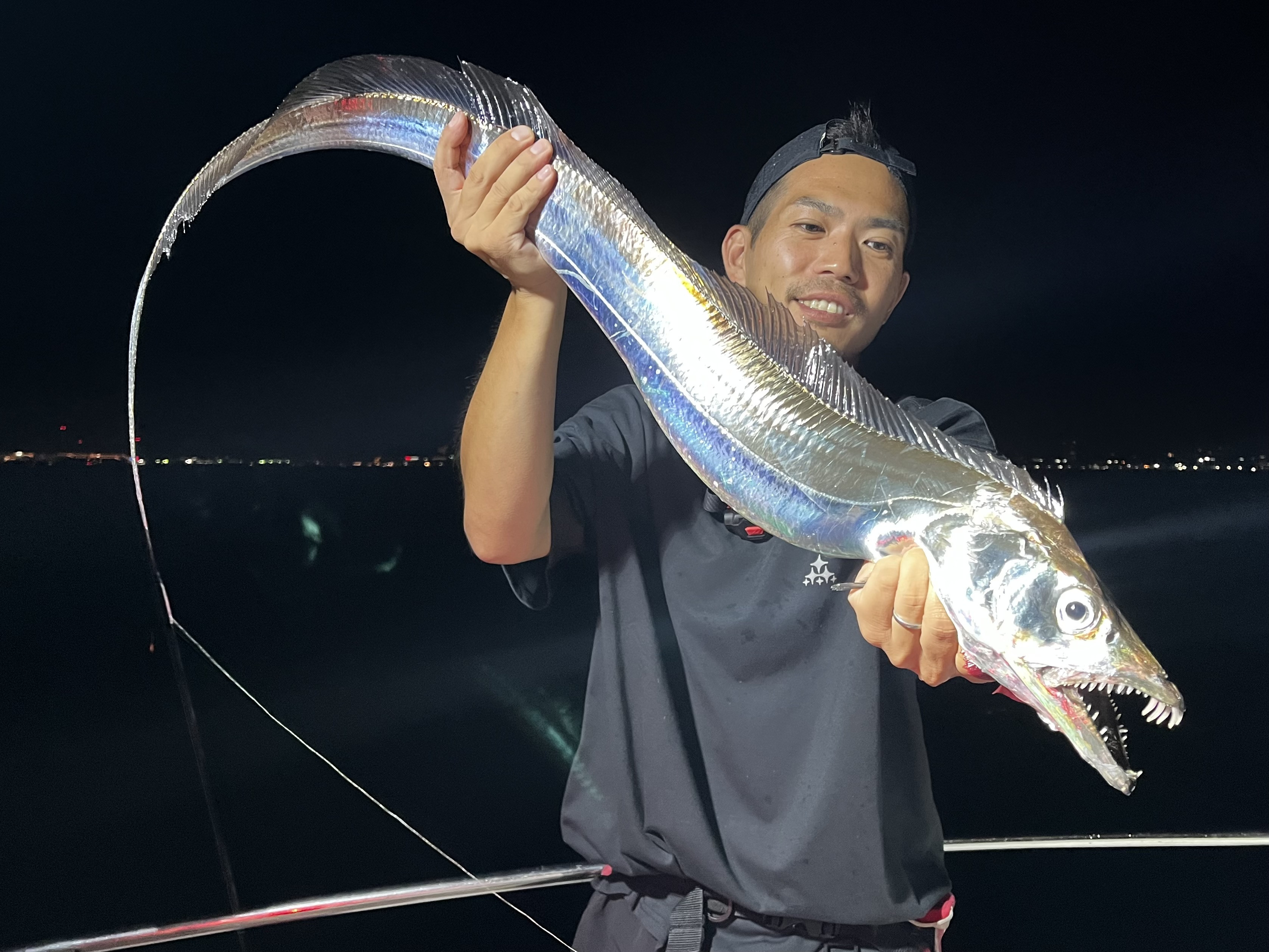 アジもタチウオもでっかいよぉ〜