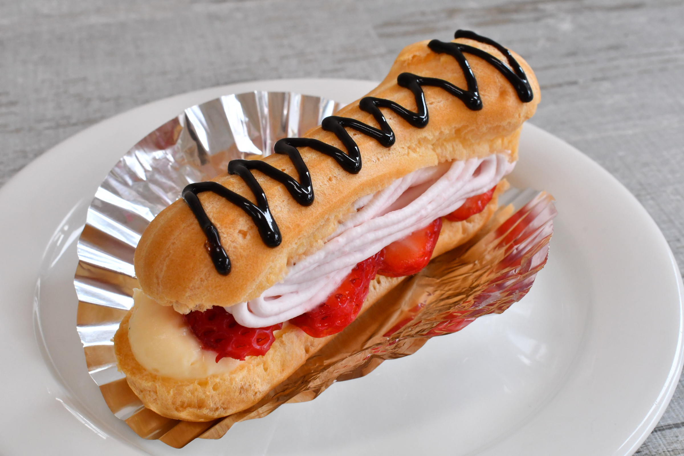 いちごエクレア　（春雷）