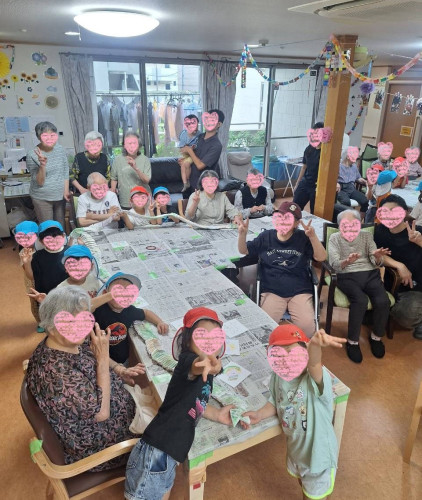 LINE_ALBUM_20260803 しらゆり宮内保育園ヘビ作り_260803_36 - コピー.jpg