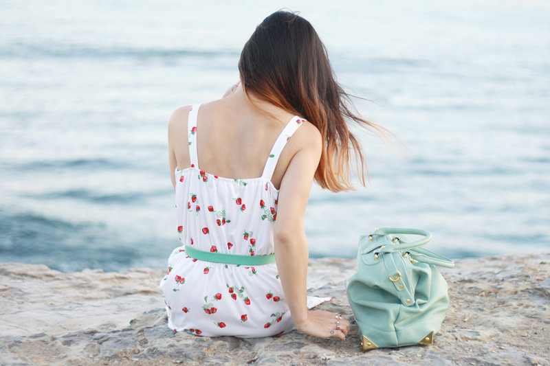 bag-beach-dress-fashion-Favim_com-926550.jpg