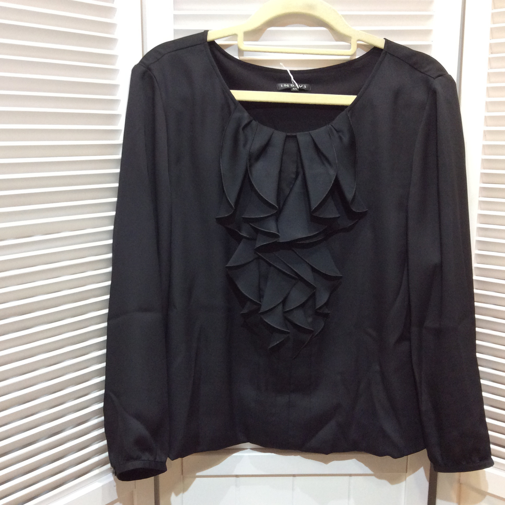 INDIVI インディヴィ  ブラウス44(11〜13号)  ブラック／フリル